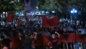 Dita e 66 e protestës, qytetarët marshojnë në rrugë