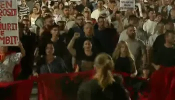 Dita e 67 e protestës, pas fjalimeve qytetarët nisin marshimin