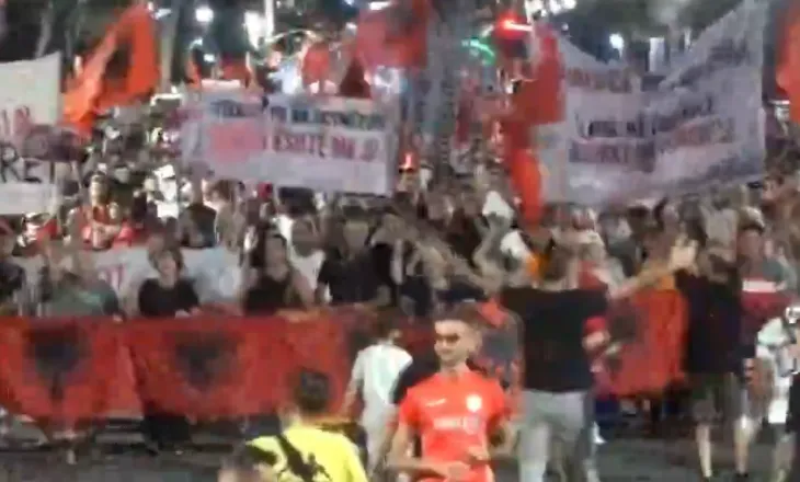Dita e 76-të e protestës, qytetarët nisin marshimin në rrugë