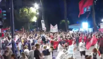 Dita e 80-të e protestës, nis marshimi në rrugë