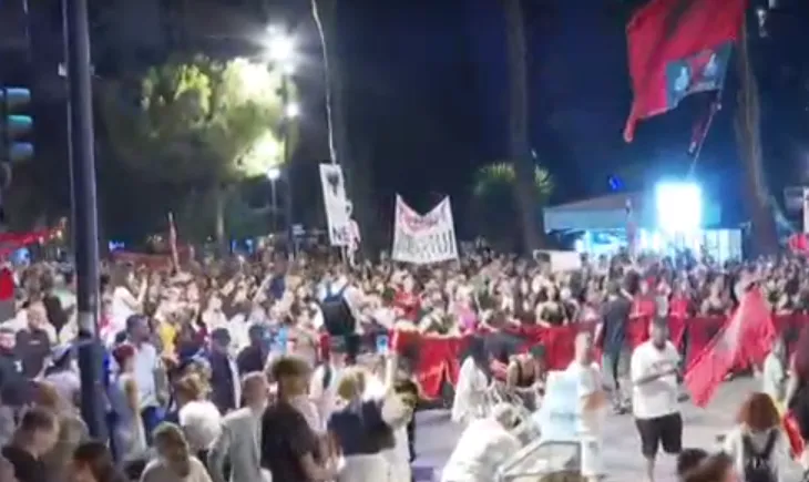 Dita e 80-të e protestës, nis marshimi në rrugë