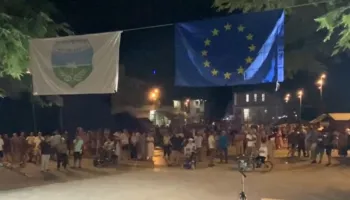 Divjaka 17 ditë në protestë kundër bashkimit me Lushnjen/ Qytetarët: Historia dhe tradita kundërshtojnë reformën