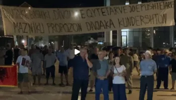 Divjaka në protestë në ditën e 31-të, bulevardit i fikin dritat! Protestuesit akuzojnë bashkinë