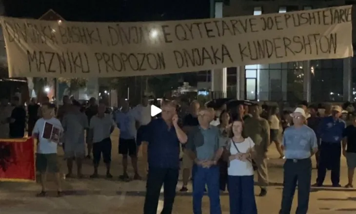 Divjaka në protestë në ditën e 31-të, bulevardit i fikin dritat! Protestuesit akuzojnë bashkinë
