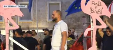 “Do t’i largojmë ata që ju larguan”/ Aktivisti Edison Lika: Sheshi merr nur kur vini ju, rroftë diaspora