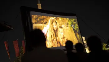 DokuFest XXV eksploron kujtesën, identitetin dhe tregimet që bartim përmes kinemasë