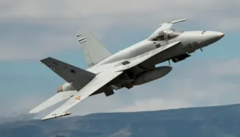 Dron i paidentifikuar pranë kufirit me Moldavinë, ndërhyjnë avionët e NATO-s