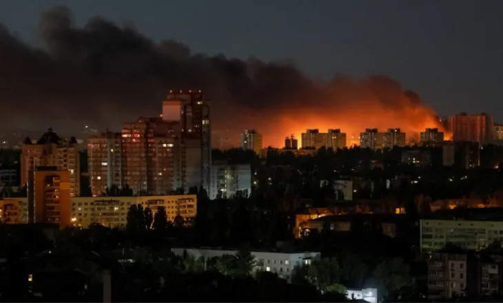 Droni rus godet një depo eksplozivësh pranë Kievit, evakuohen mbi 200 banorë