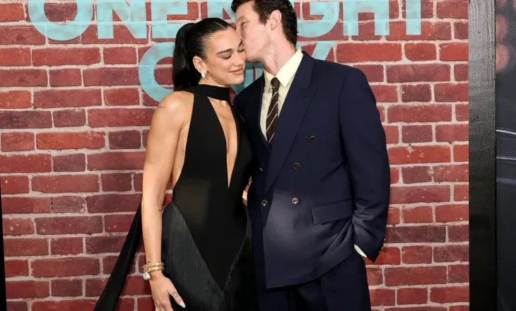 Dua Lipa dhe Callum Turner bëjnë paraqitjen e parë në tapetin e kuq si çift i martuar