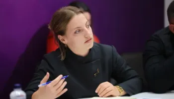 “Duhet hetim i thelluar, mbi këtë ngjarje alarmante”/ Zjarri në hotelin në Vlorë, Koçeku: Siguria nuk mund t’i lihet…