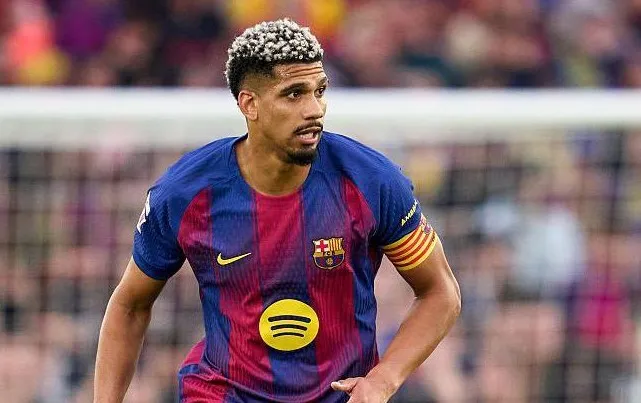 E befasishme nga Barcelona, Araujo arrin akordin me Liverpulin dhe u jep lamtumirën katalanasve!