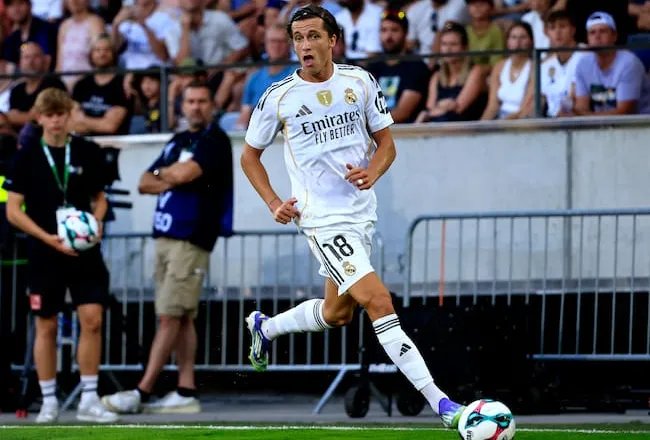 E BUJSHME: Mourinho i bën dalje? Alvaro Carreras drejt transferimit në Serie A
