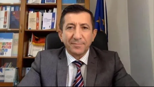 “E dhimbshme, nuk ndodh në asnjë vend të Evropës”/ Zjarret në vend, Haxhimali:Mln euro për evente ndërsa zjarrfikësit..