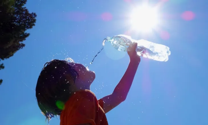 E diela me kthjellime dhe reshje/ Ja si ndryshon moti gjatë ditës