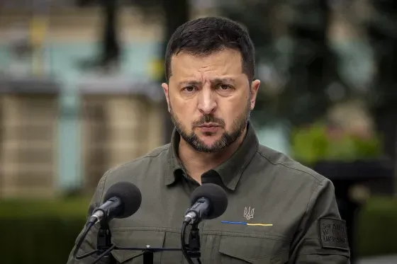 “E dimë që ai është i vdekshëm”- Zelensky jep alarmin: Putin po pret dimrin që të sulmojë! Na duhen 360 raketa ‘Patriot’ dhe…