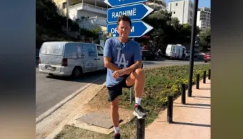 “E dua këtë vend”- Richard Grenell pushime në bregdetin shqiptar, shfaqet mes Vlorës e Radhimës: Perfekt për të mbyllur verën, me ujëra shëruese!