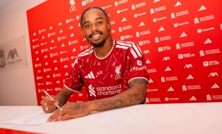 E KRYER/ Pak orë para mbylljes së merkatos, Barcola vishet “The Reds”, lë PSG dhe firmos me Liverpool