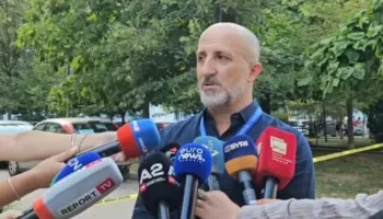 “E ndoqi me armë në dorë dhe e vrau pranë shtëpisë”- Nëndrejtori i Policisë Korçë jep detajet e krimit: U konfliktuan në lagje, autori në kërkim, 3 të shoqëruar
