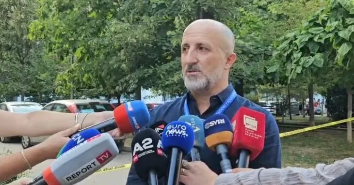 “E ndoqi me armë në dorë dhe e vrau pranë shtëpisë”- Nëndrejtori i Policisë Korçë jep detajet e krimit: U konfliktuan në lagje, autori në kërkim, 3 të shoqëruar