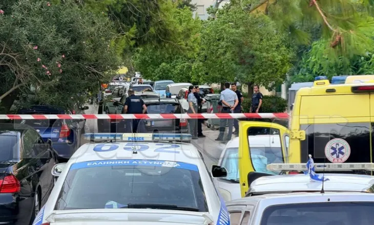 E priti në hyrje të pallatit, e qëlloi për vdekje dhe më pas u vetëvra! Detajet e rënda nga ‘krimi i pasionit’ ne Greqi