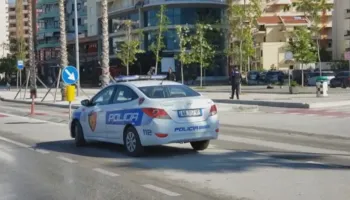 E rëndë në Lungomare të Vlorës, qëllohet me sqepar në kokë një 61-vjeçare