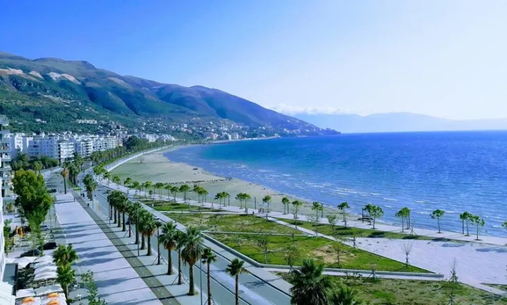 E rëndë në Vlorë/ Pushuesi italian rrëzohet nga shkëmbi, dërgohet me traumë në kokë drejt spitalit