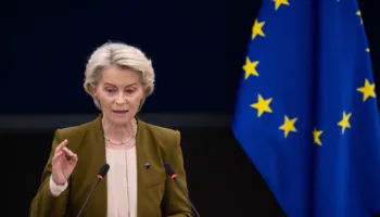 Emigrantë marokenë me not drejt Ceutës, von der Leyen: Duhet të forcojmë kufijtë