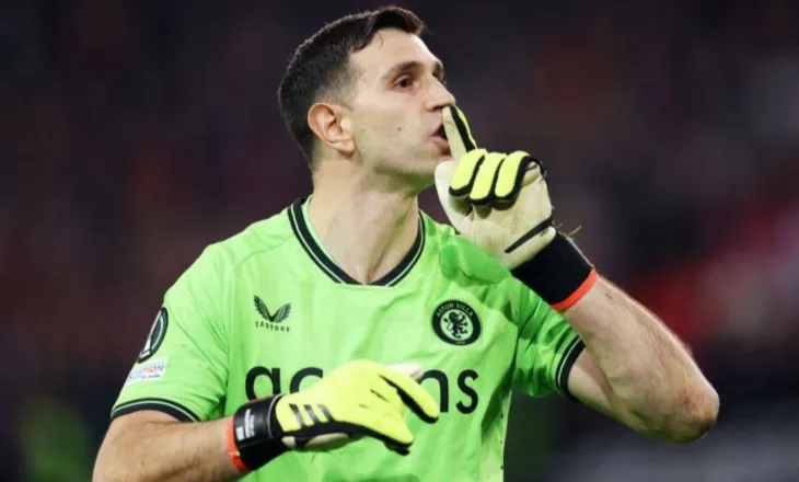 Emiliano Martinez përgatitet për transferimin shokues, dy klubet e mëdha duan argjentinasin