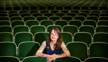 Emily Wilson zbulon pesë librat që frymëzuan përkthimin e saj të “Odiseas”