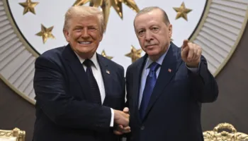 Erdogan bisedë telefonike me Trump, presidenti turk kërkon diplomaci për uljen e tensioneve SHBA-Iran