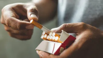 Eurostat: 1 në 6 persona konsumon duhan! Përdorimi i përditshëm është më i lartë te burrat