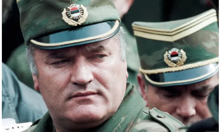 “Fanatik, ndillte frikë”, korrespodenti i BBC rrëfen takimin me Mlladiçin gjatë luftës në Bosnjë
