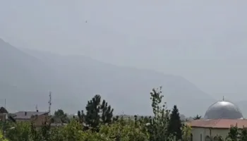 Fenomen i pazakontë natyror/ Malet e Kukësit “zhduken” nga pluhuri