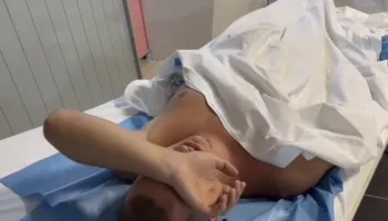 “Flakë, tym…”/ Pushuesi tregon si u hodh nga ballkoni për t’i shpëtuar zjarrit në Vlorë