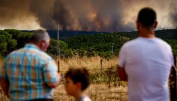 Flakët përfshijnë mbi 20 mijë hektarë në Huelva të Spanjës, evakuohen 800 persona!
