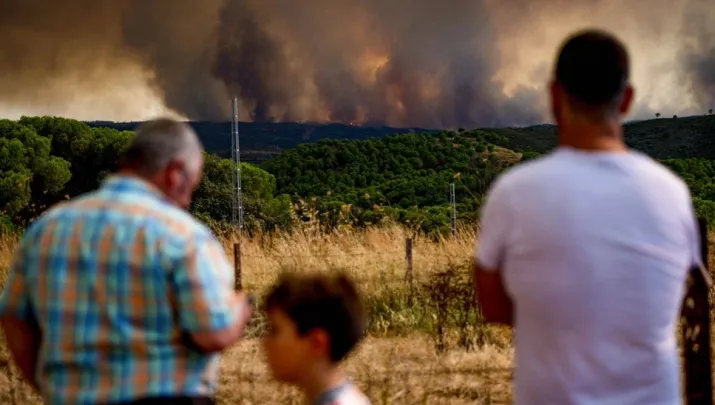 Flakët përfshijnë mbi 20 mijë hektarë në Huelva të Spanjës, evakuohen 800 persona!