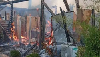 Flakët shkrumbojnë resortin në Sarandë, digjet plotësisht “Mesopotam Agroturizëm”