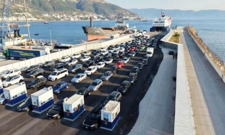 Fluks i lartë në portin e Vlorës, mbi 1 mijë pasagjerë mbërrijnë nga Italia