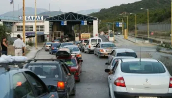 Fluks rekord në jug, mbi 138 mijë udhëtarë kaluan nga Qafë Bota dhe Porti i Sarandës në korrik