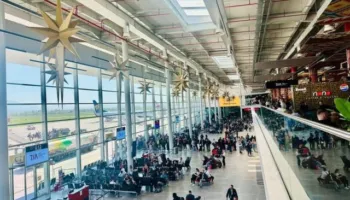 Fluks udhëtarësh/ Mbi 2 milionë pasagjerë udhëtuan në korrik përmes aeroportit, dhe porteve të vendit