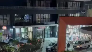 Forca të shumta policie në Vlorë, “rrethohet” Lungomarja! Kontrollohen disa banesa