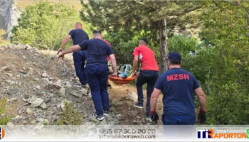 FOTO – Makina del nga rruga dhe bie në greminë, humb jetën 1 person, 2 të tjerë përfundojnë në spital