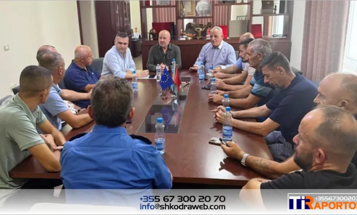 FOTO – Përmirësimi i furnizimit me ujë të pijshëm, takim ndërinstitucional në Malësi të Madhe…