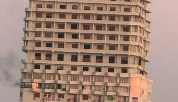FOTO/ Zjarri në Golem, gjashtë persona përfundojnë në spital pas asfiksisë nga tymi