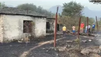 FOTO/ Zjarri në Vranisht shkrumbon banesën dhe kosheret e bletëve! Digjen edhe disa hektarë me ullinj e pemë