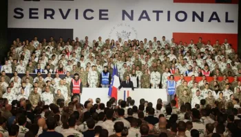 Franca krijon rezervë të re ushtarake, mijëra të rinj i bashkohen programit vullnetar