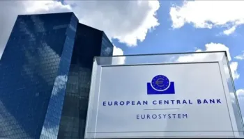 Frika nga konfliktet dhe zjarret pyjore nxisin rritjen e mbajtjes së parave të gatshme