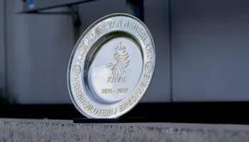 Futboll elitar/ Eredivisie sot me 4 duele, në vigjilje Superkupa e Europës