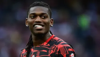 Galatasaray tenton sërish Leaon, gati oferta e parë për Milanin. Ja mesazhi i qartë i Amorim