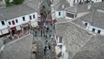Gjirokastra, nga bukuritë e fshehura pas harresës, në një prej destinacioneve më të vizituara